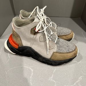 Sorel Tennis Shoes 7.5